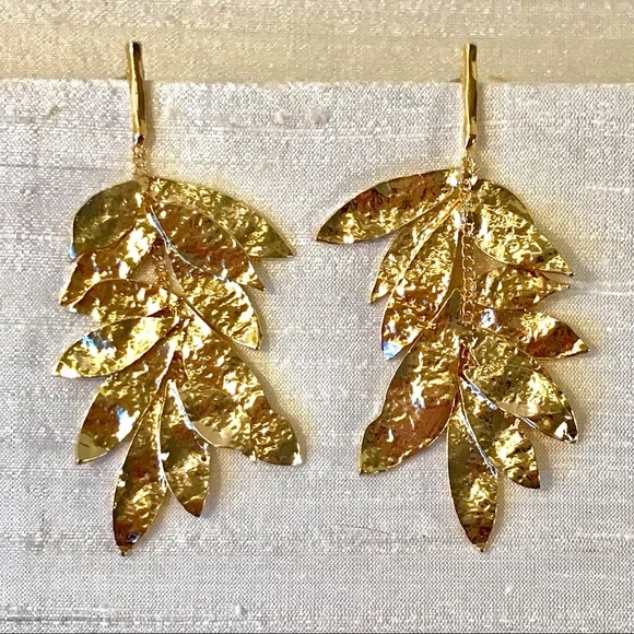 🌿Shimmering Vine Earrings🌿 - Picture 7 of 8